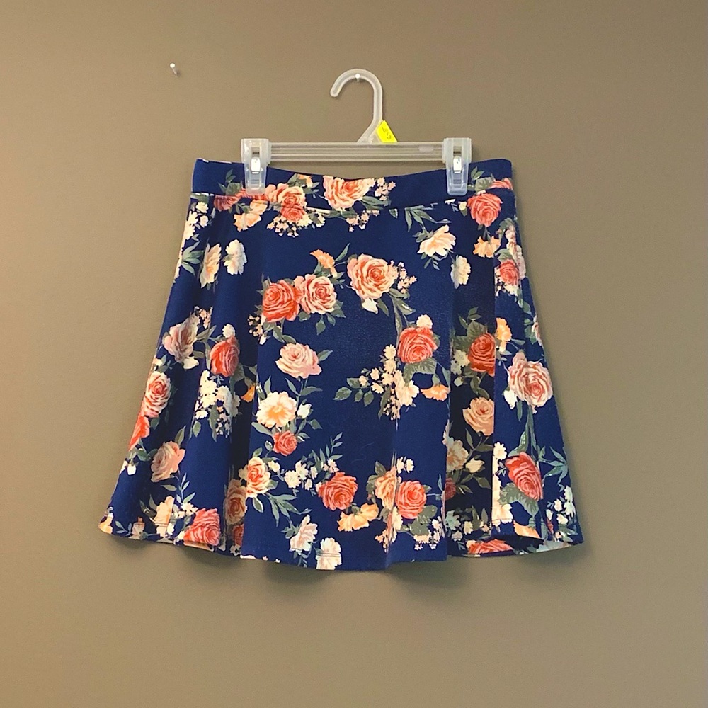 Forever 21 Floral mini skirt